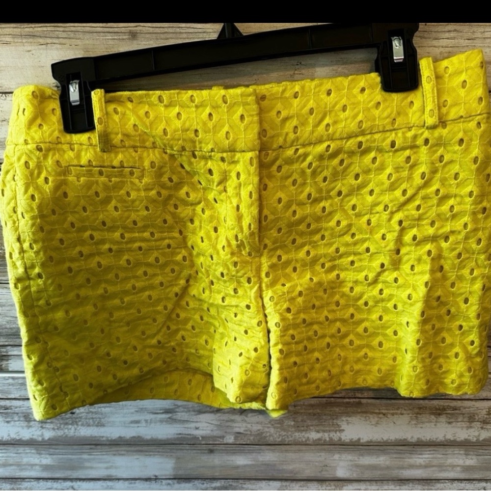 💖 LOFT Riviera Eyelet Shorts 2P Petite Yellow 4” Inseam